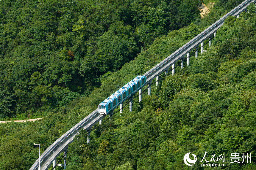 野玉海單軌小火車(chē)項(xiàng)目。人民網(wǎng)記者 涂敏攝