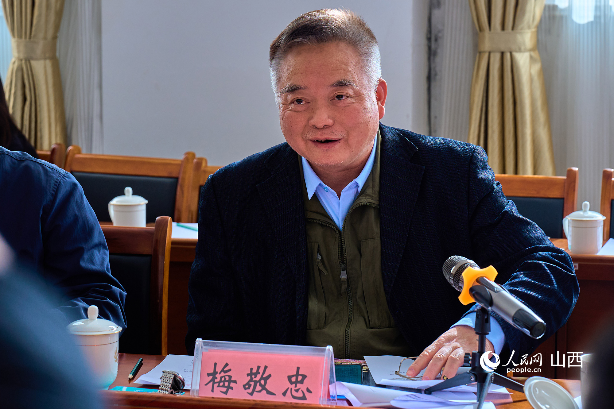 中央黨校（國家行政學(xué)院）文史教研部原副主任、教授梅敬忠。人民網(wǎng) 張超寧攝