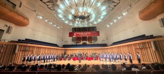 重慶大學城樹人小學校管樂團參加比賽。