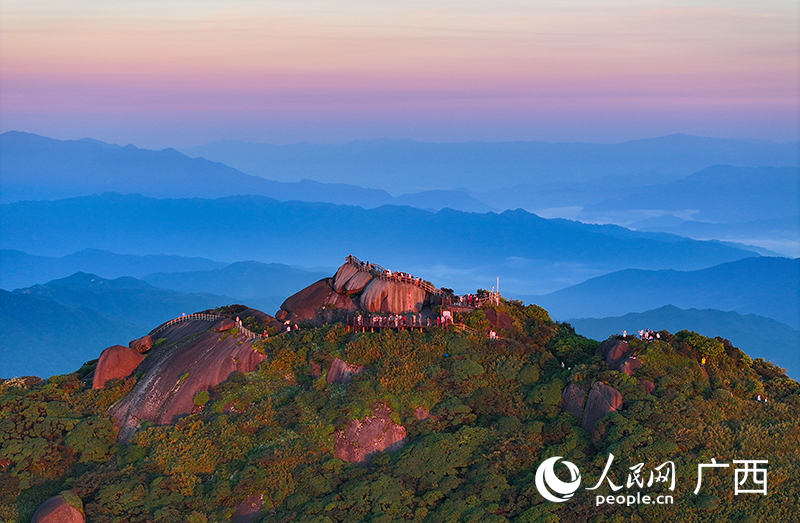貓兒山日出。人民網(wǎng) 雷琦竣攝